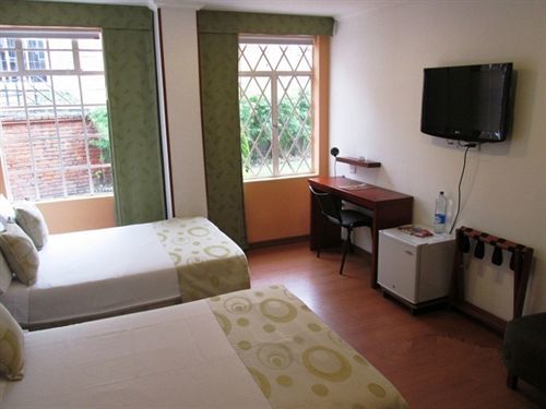 Ayenda 1068 Plaza 36 Hotel Bogota Exterior photo